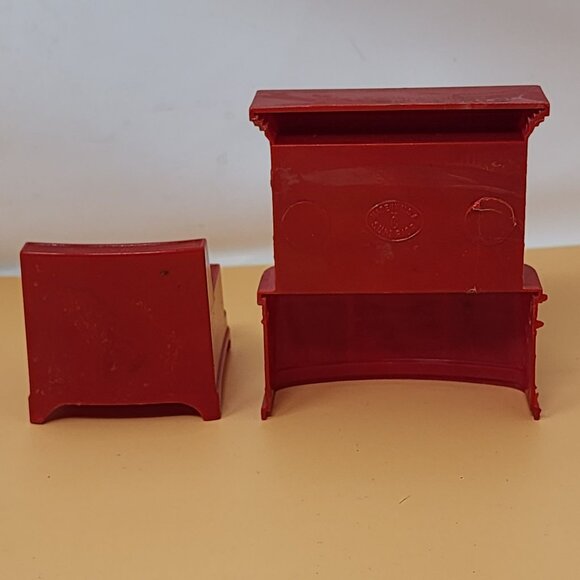 Vintage Superior Dollhouse Furniture Set Red&Yellow With 3 Wine Goblets Plastic - Picture 3 of 13